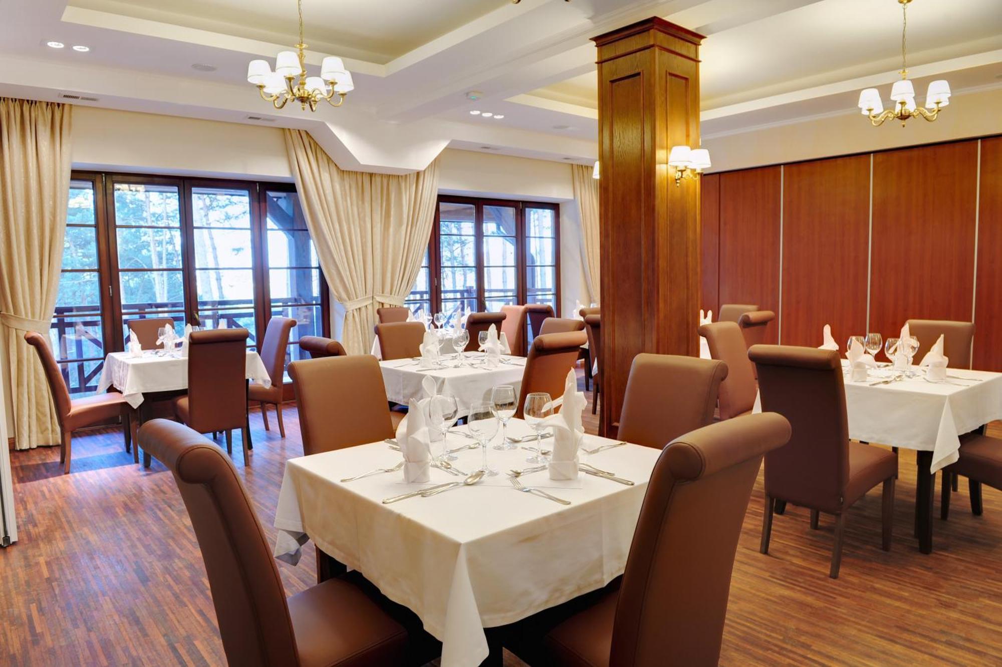 Hotel Kazimierski Zdroj ヤノビエツ エクステリア 写真
