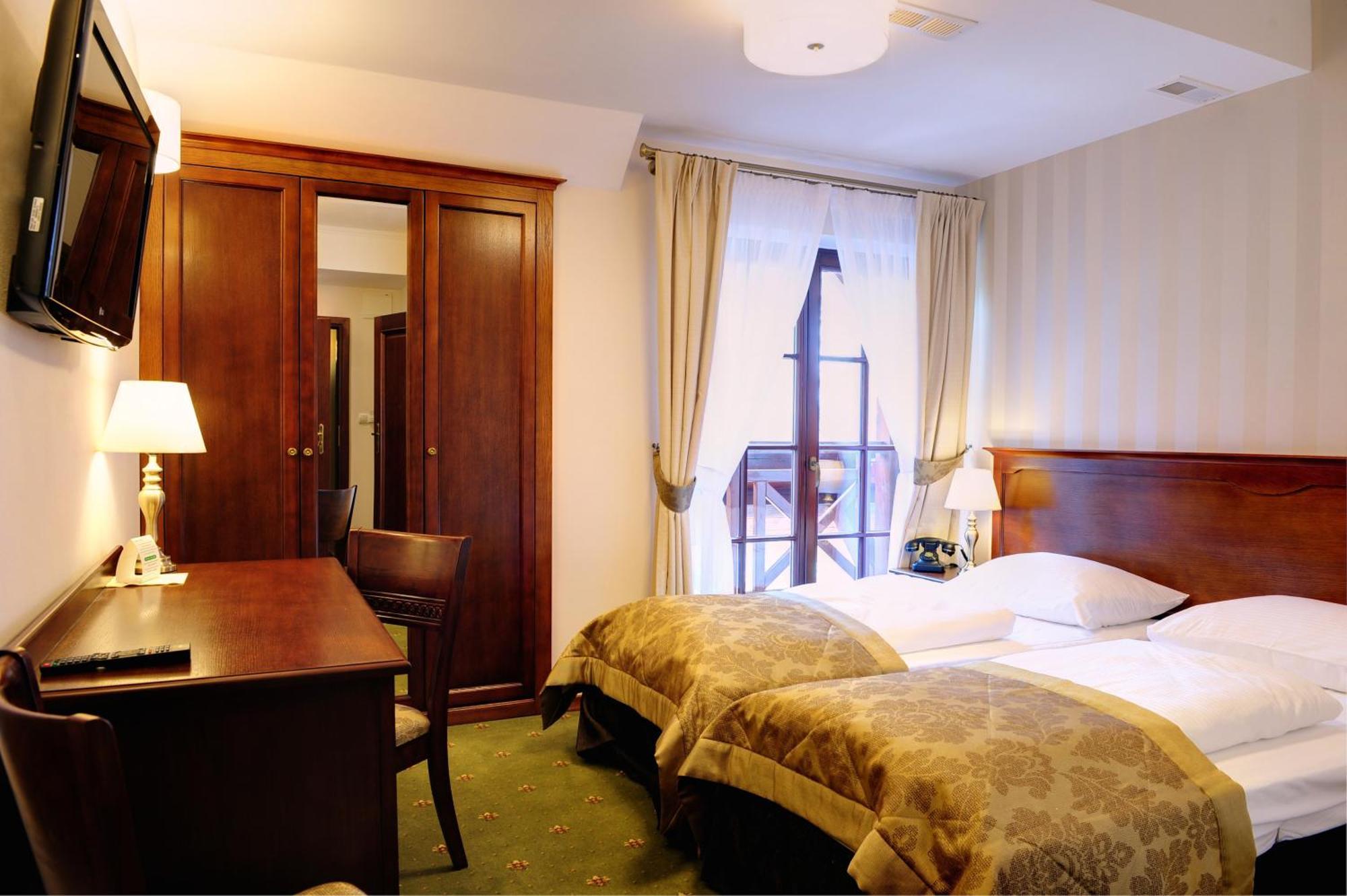 Hotel Kazimierski Zdroj ヤノビエツ エクステリア 写真