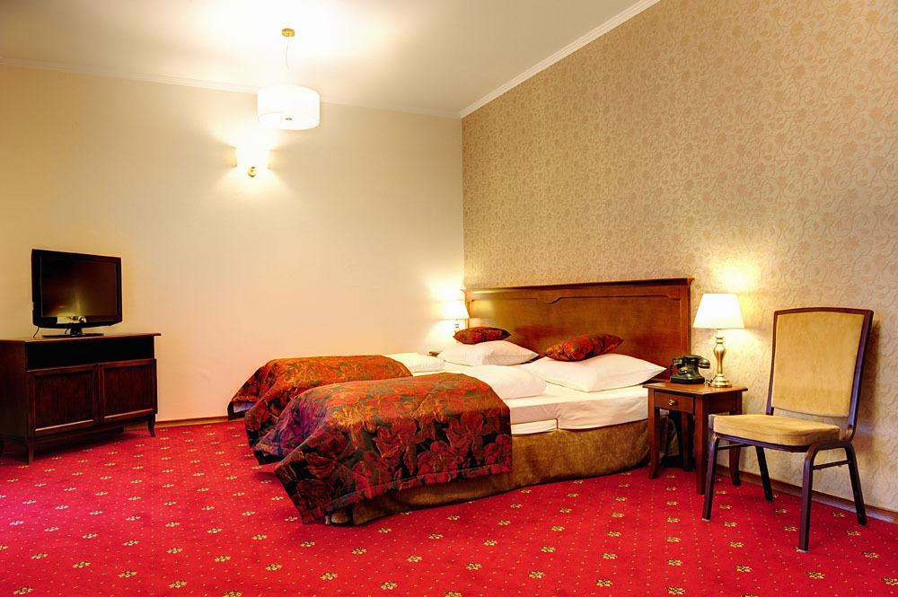 Hotel Kazimierski Zdroj ヤノビエツ エクステリア 写真